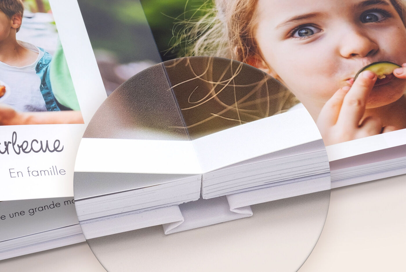 Apertura plana para álbum de fotos con papel fotográfico.