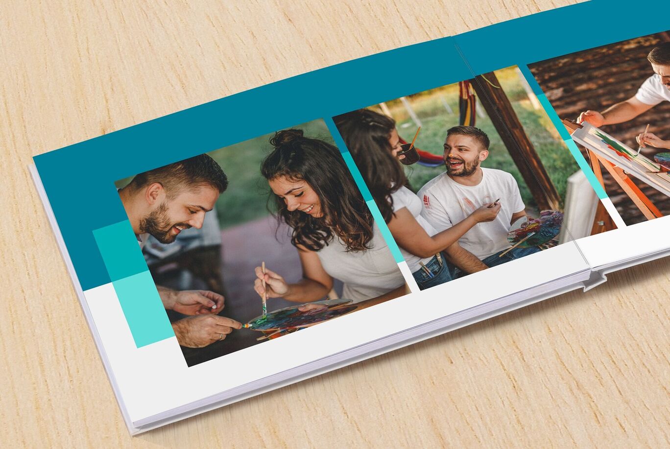 Tres imágenes en un álbum, mostradas sobre una mesa de madera, que muestran momentos creativos al pintar.